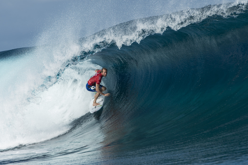 Wright winning his Round 3 heat with a near perfect 9-point ride to advance into Round 4.