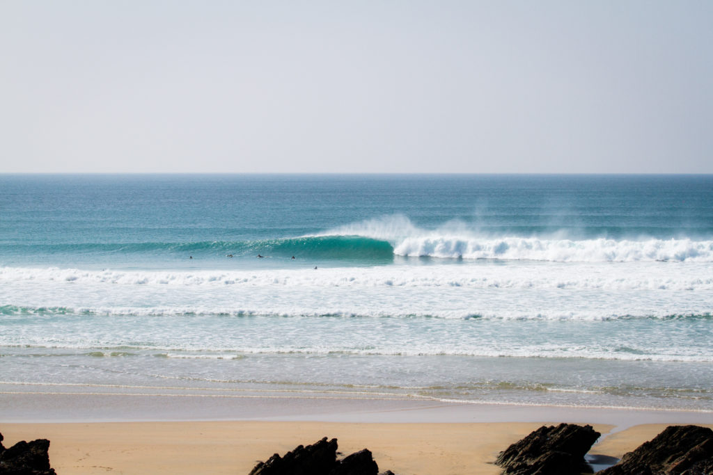A perfect right hand peak at Fistral